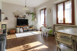 CASA SEMINDIPENDENTE A SABBIO CHIESE