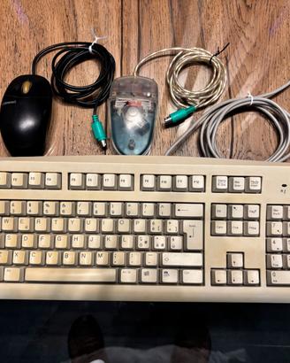 Tastiera con due mouse