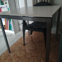 Tavolo quadrato bianco  ikea