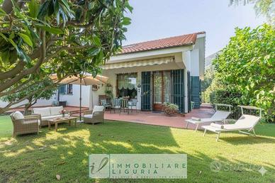 Villa di 180 m² con più di 5 locali e box auto a C