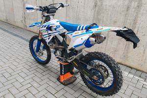 TM 250 FI