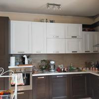 Cucina componibile con elettrodomestici 