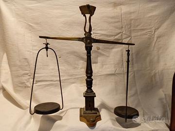 Bilancia a bracci antica