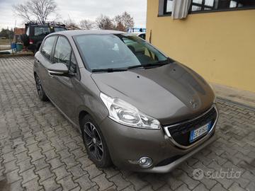 PEUGEOT 208 1.4 DIESEL SINISTRATA