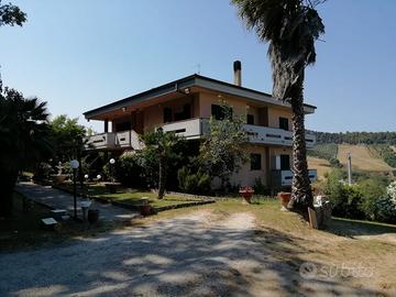 Appartamento piano primo vista mare