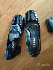 PRADA scarpe mary jane in vernice nera con cinturi