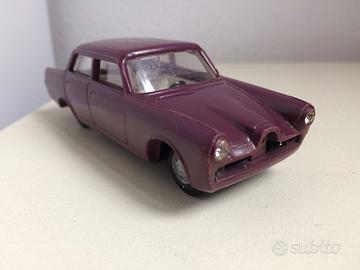 Politoys N° 39 Alfa Romeo 2000 berlina - Ricambi
