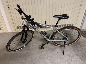 Bici trekking Rock Machine Crossride 300