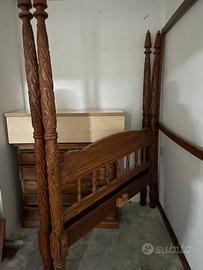 Camera da letto in legno intagliata a mano