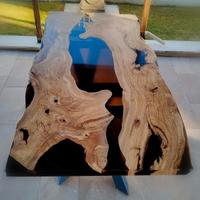 ✨Tavolo in legno e resina ✨