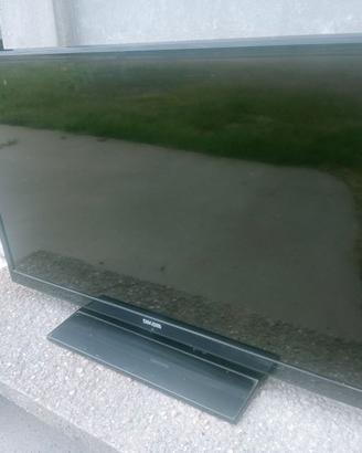 TV Dikom modello DK32125B30C10