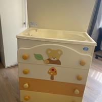 Lettino e fasciatoio pali