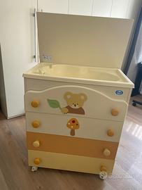 Lettino e fasciatoio pali