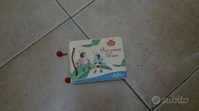 Libro di legno: "Sul nostro prato"