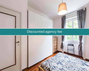 Stanza in appartamento di 96 m² a Milano