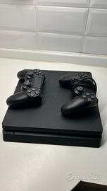 PS4 e due controller