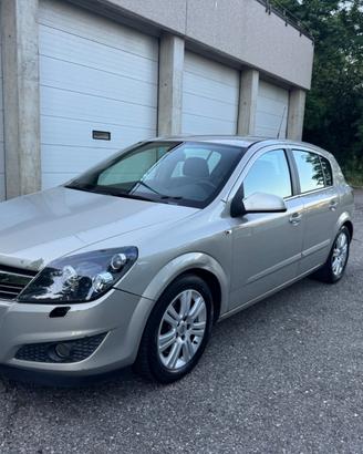 Opel Astra 1.9 CDTI 120CV 5 porte Enjoy