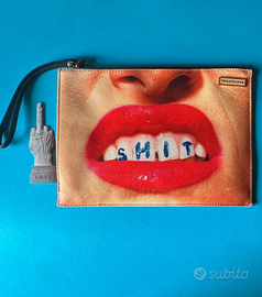 Pochette Pouch "Toiletpaper" + sticker "Love" 