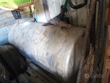 serbatoio orizzontal  inox mai usata 500lt