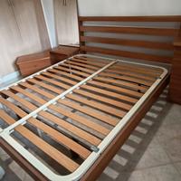 Camera matrimoniale completa in legno