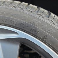 Pneumatici Pirelli 4 stagioni 225/40/18 92Y XL