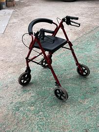 Deambulatore girello per anziani con ruote e freni