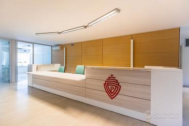 Bancone reception professionale angolare completo