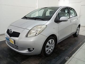 TOYOTA Yaris 5p 1.3 Sol