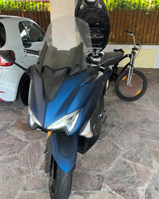 Yamaha t max 530