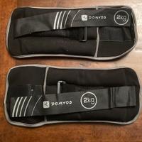 Pesi  2x2KG + 2x0.5KG  DOMYOS + GUANTI pugilato