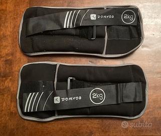 Pesi  2x2KG + 2x0.5KG  DOMYOS + GUANTI pugilato