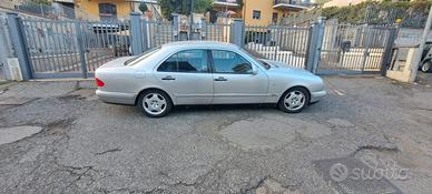 Mercedes E240 Avantgarge cambio automatico 1999