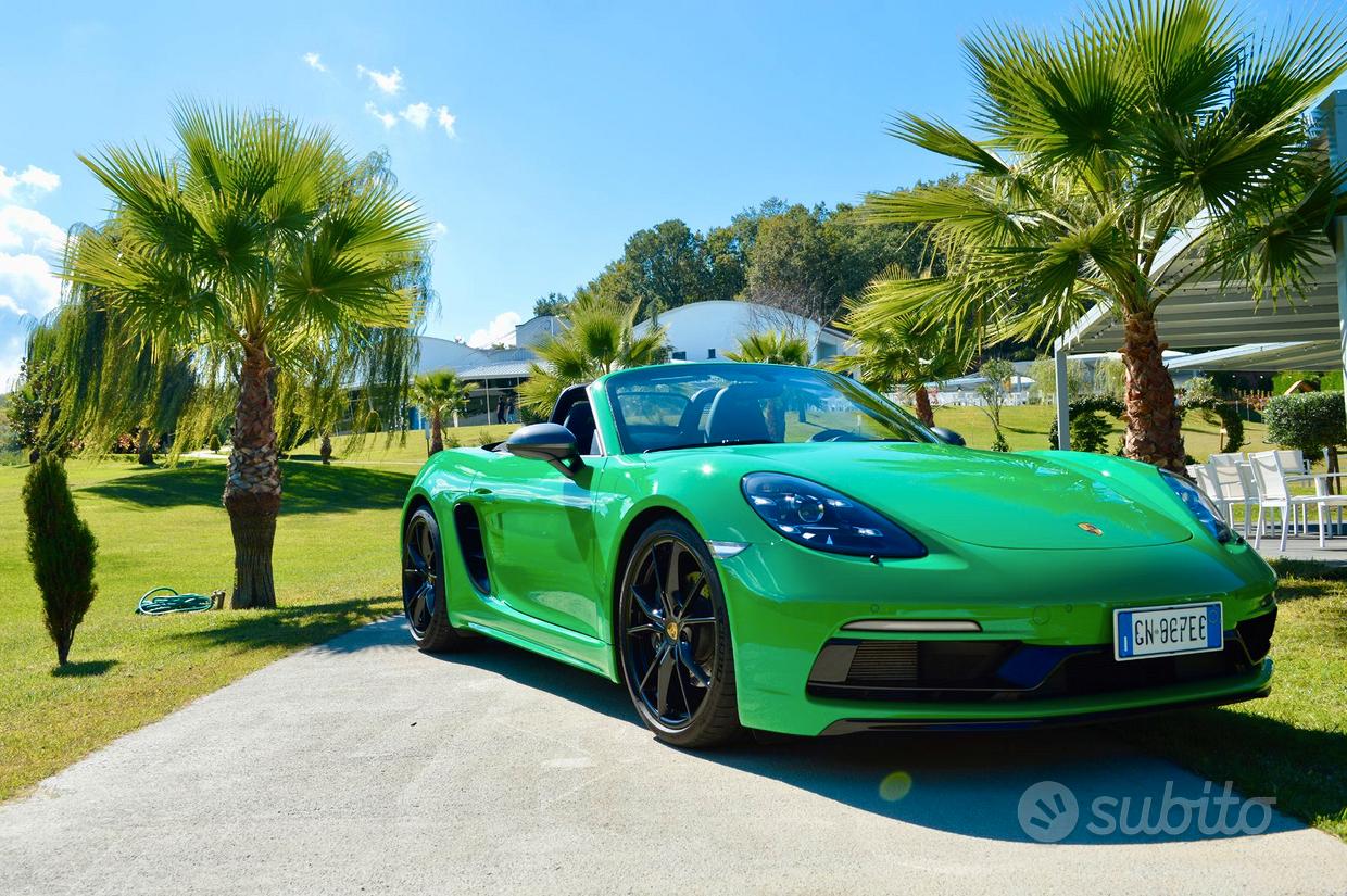 PORSCHE 718