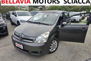 Toyota Corolla Verso 2.2 TD 136CV 7 POSTI