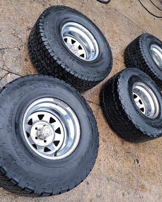treno cerchi gommati jeep 