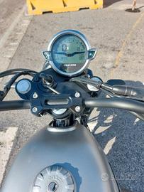 Moto Guzzi V7 Stone IV 2023 4milakm perfetta