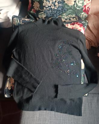 maglioncino nero con disegno perline 