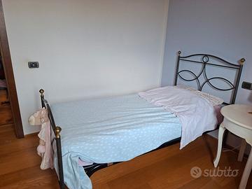letto singolo in ferro battuto 