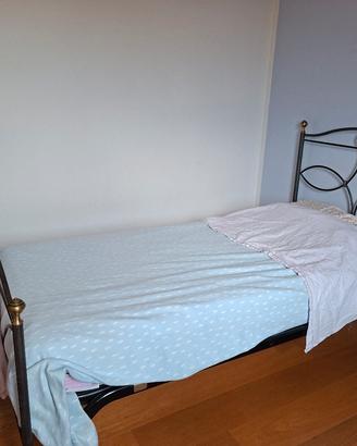letto singolo in ferro battuto 