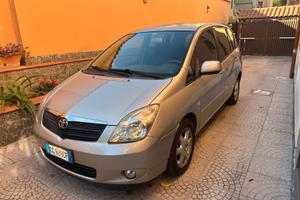 Toyota Corolla Verso 2.0 tdi D-4D anno 2002