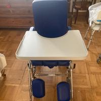 Carrozzina con wc. Ruote D. cm. 20. Marca INVACARE