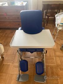 Carrozzina con wc. Ruote D. cm. 20. Marca INVACARE