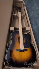 chitarra acustica Yamaha 