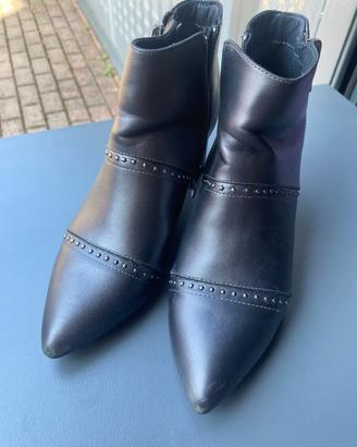 Stivaletti Donna Neri con Borchiette taglia 37