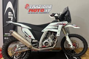 AJP PR7 650 Adventure con Kit Racing