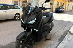 Yamaha X-Max 300 Iron Max ABS
