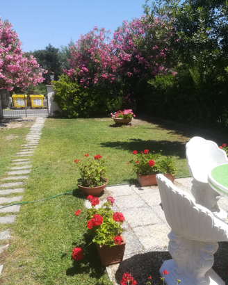Villa con giardino