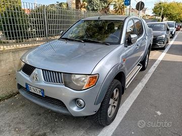 Mitsubishi l200 double cab unipro autocarro iva