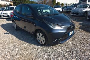 Toyota Aygo 1.0 VVT-i 69 CV 5 porte x-play MMT