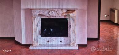 camino classico in marmo